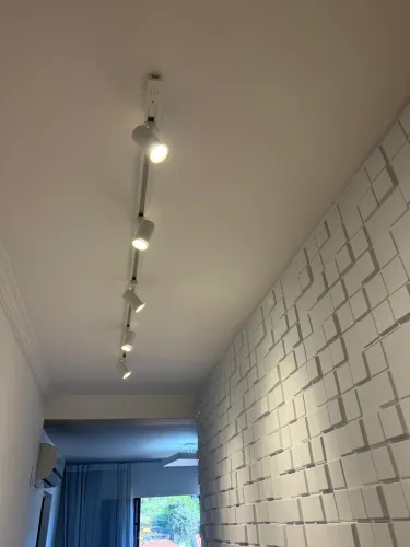 Trilho de iluminação com 3 spots