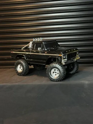 Automodelo Traxxas TRX-4 Ford F150 79 1/10 Black