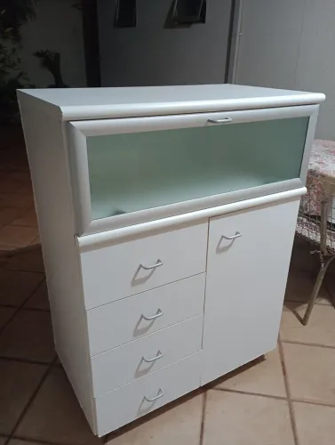 Armário MDF com Rodinhas