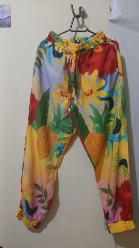 Calça Estampada Floral e Abacaxi ? Confortável e Leve ? R$ 20,00