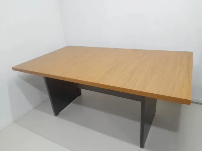Mesa de reunião para escritório