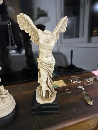 Estátua Deusa da Vitória de Samotracia