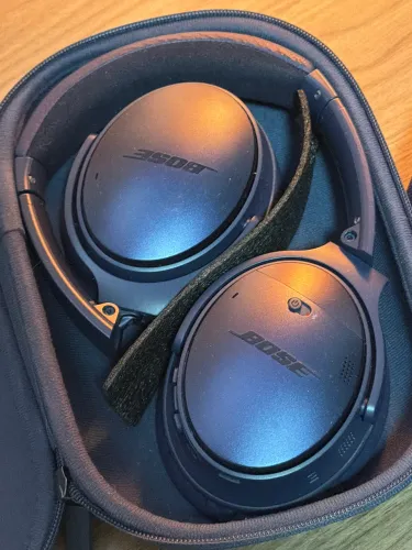 Fone de ouvido Bose QuietConfort 35II - edição limitada Cor azul - cancelamento de ruído.