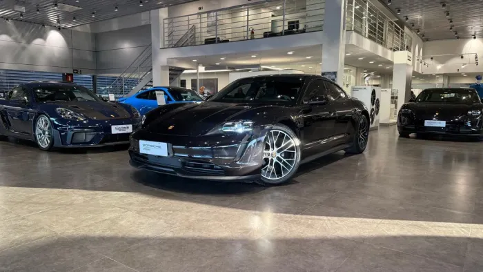 Porsche Taycan (elétrico) 2024