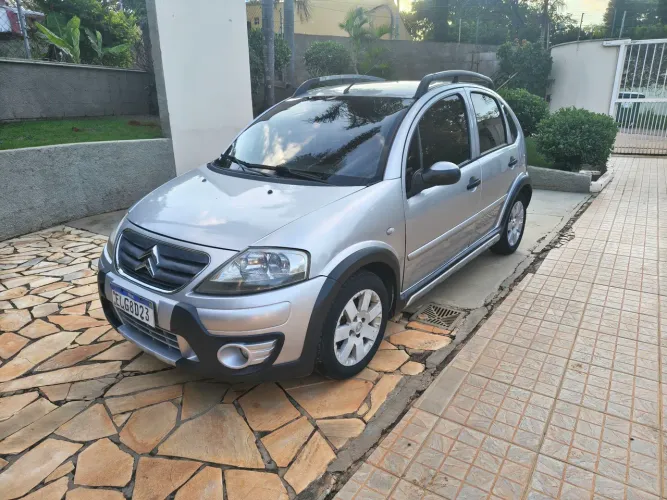 Citroen C3 XTR 1.4 Flex 8V 5P 2010