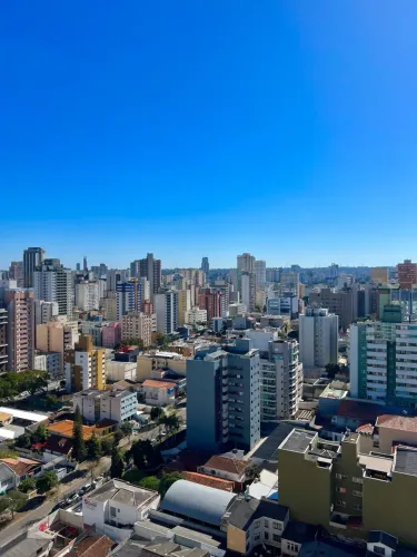 Apto 19º andar no Centro: 4 qtos (1suíte), face Norte, mobiliado e vaga livre!