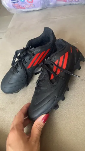 Vendo chuteira da adidas nova