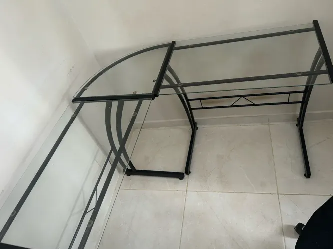 Mesa e cadeira pra escritório 