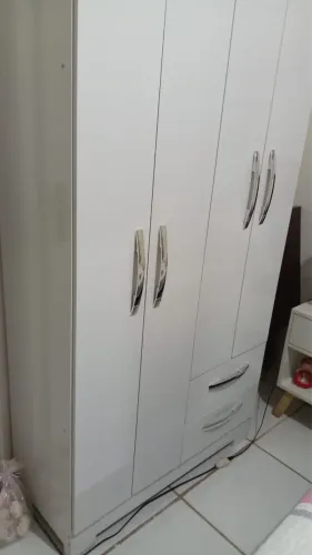 guarda roupa semi novo