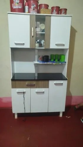 Vendo armário usado 6 portas e 1 gaveta