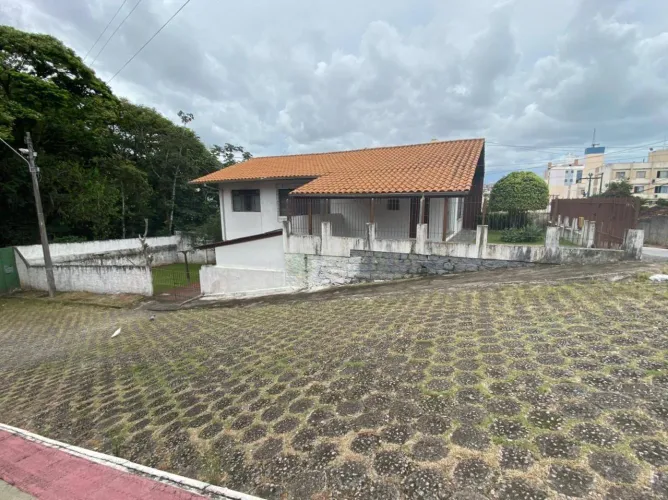 Casa com 3 quartos à venda em Florianópolis/SC!