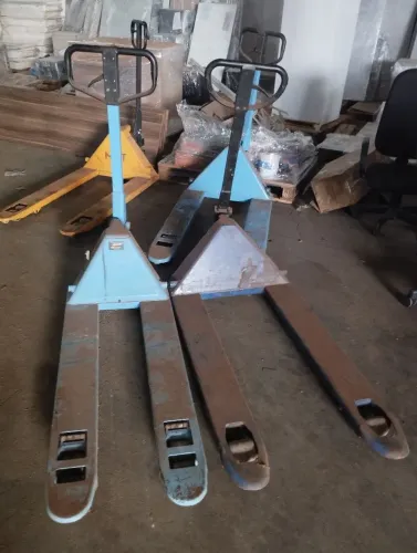 Paleteira manual 2.5 ton