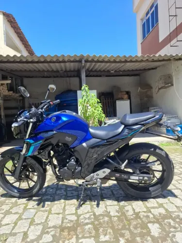 Vendo Moto Yamaha FZ25 flex