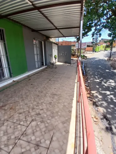 Alugo ponto comercial com frente a Av franceses são Cristóvão na rua da mangueira