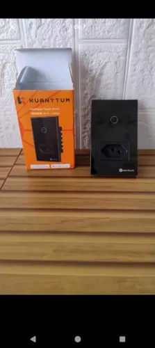 Interruptor touch com assistente de voz