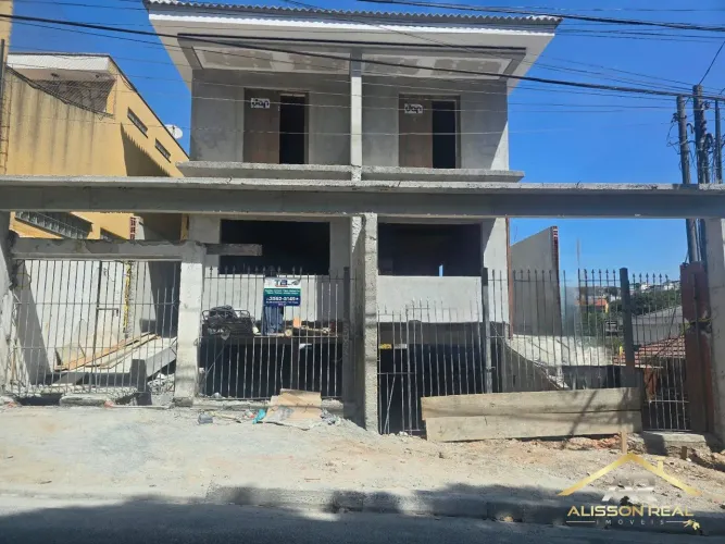 Sobrados Novos sendo, 3 Suítes e 8 Vagas, no Bela Vista em Osasco-SP.