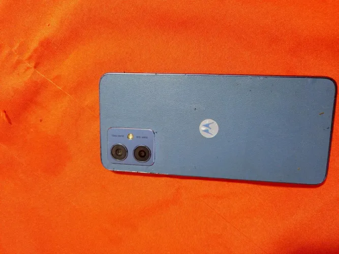 Celular semi novo