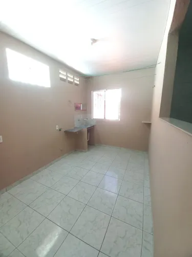 Casa no 1º andar, bem localizada no Bairro de Fátima, com varanda, sala de estar, suíte am