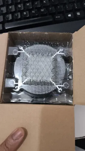 Processador AMD Ryzen 3 3200G, 3.6GHz (4GHz Max Turbo)Cache 4MB,Quad Corer, 4 Threads,AM4