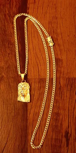 Belíssimo cordão banhado a ouro 18k novo