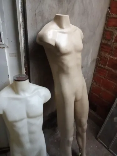 Manequins (Vender Logo)