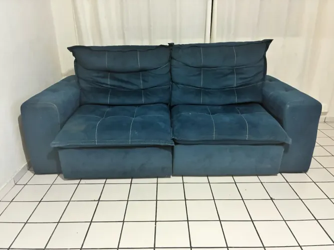 Sofá retrátil azul