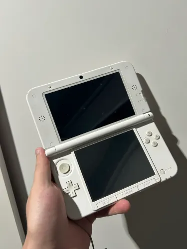 Nintendo 3DS XL Rosa e Branco - Desbloqueado