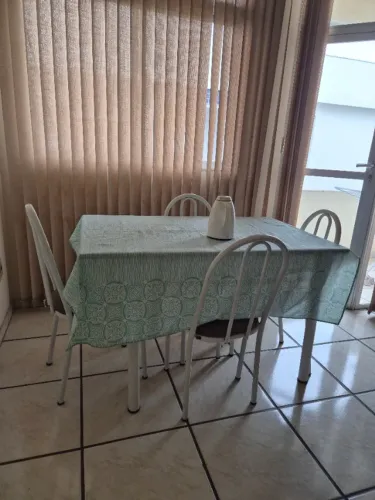 Mesa de cozinha de pedra granito e 4 cadeiras
