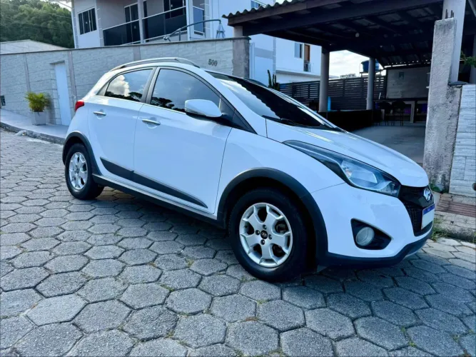Hyundai HB20X Premium 1.6 Flex 16V Aut. 2015