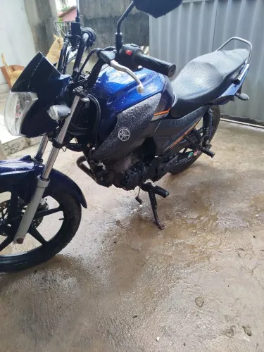 Yamaha bem novinha