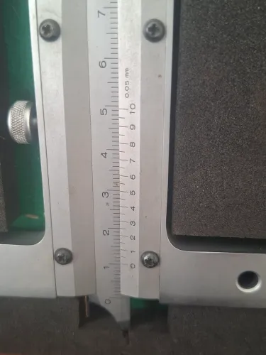 Paquimetro de profundidade Mitutoyo 300mm mecânico. Completo com caixa de madeira.