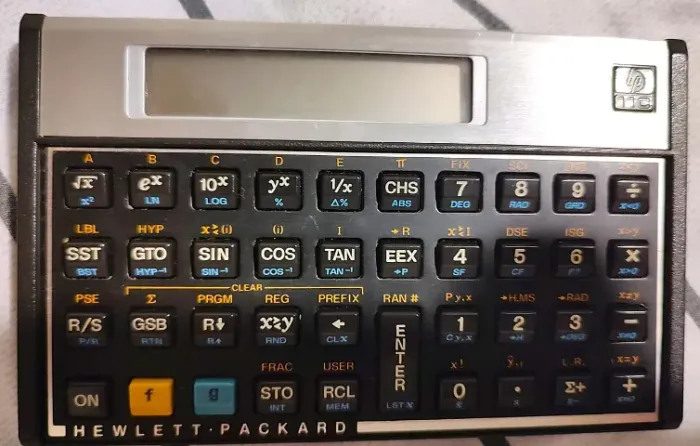 Lote Calculadoras Antigas: HP 11C + Sharp EL-5102 (No Estado / Para Restauro)