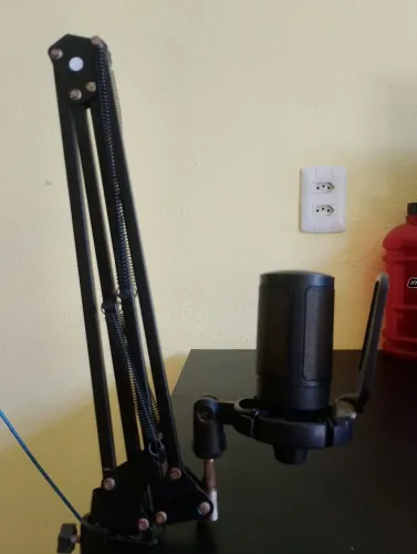 Microfone Fifine com braço articulado