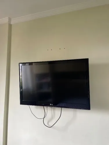 TV LG SMART 37? COM SUPORTE RETRATIL