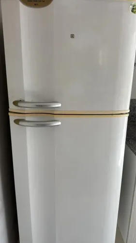 Tem como vc anunciar no OLX Geladeira Eletrolux frost Free usada boa 790,00