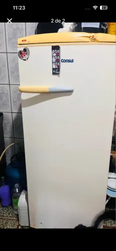 Vende-se geladeira