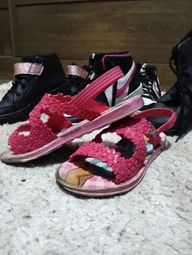 Lote com 4 calçados menina 33