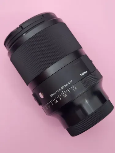 Vendo Lente Sigma 35mm 1.4 Dg Dn Art Sony p/ Newborn em ótimo estado de conservação 