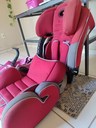Cadeirinha de Carro Cosco ? Vermelha/Cinza ? Higienizada