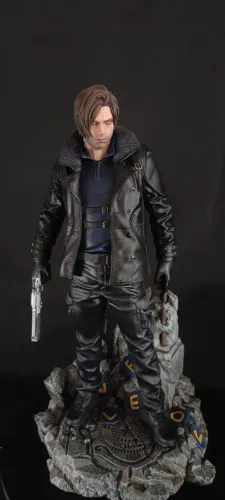 Leon Requiem Diorama