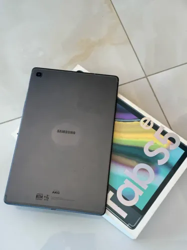 Vendo tablet semi novo