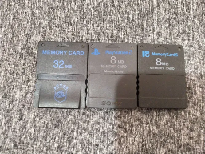 3 MEMORY CARDS PS2 (8MB/32MB)
