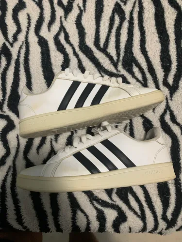 Tênis Adidas original pouco usado n40