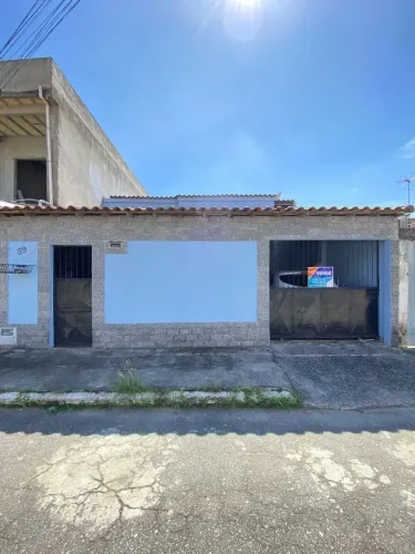 Casa para venda possui 124 metros quadrados com 3 quartos em Jardim Primavera II - Resende