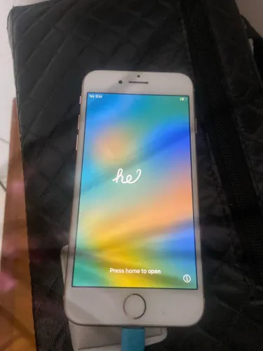Celular iPhone 8