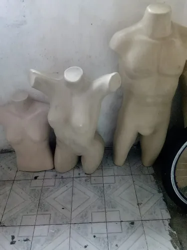 Manequim feminino e masculino
