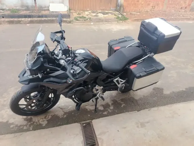 BMW F800 GS 24/25 muito nova, apenas 13 mil KM rodados, toda equipada.