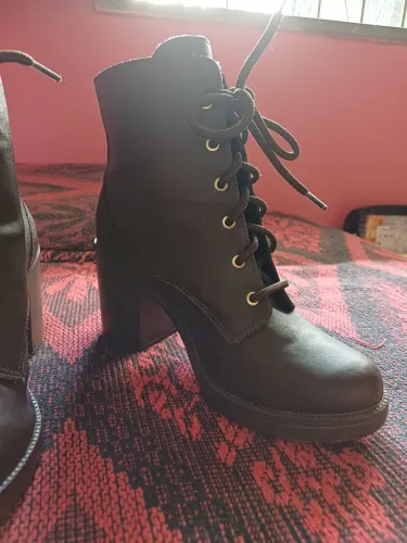 Bota Marrom de Salto TAM 37