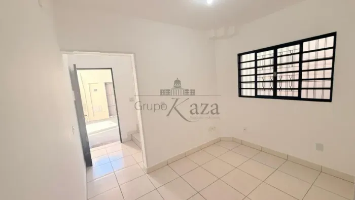 Oportunidade - Casa Sobrado - Jardim Valparaíba - 2 Dormitórios - 58m².