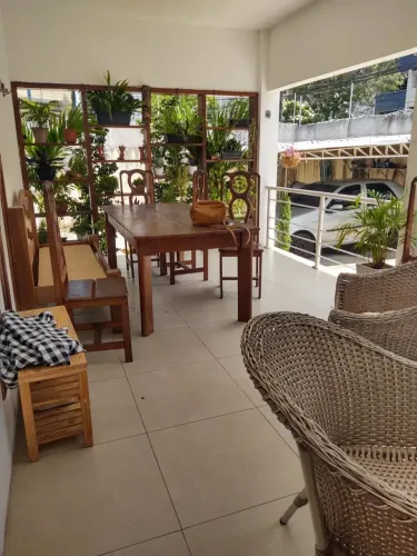 Casa para venda possui 250 m2 com 4 quartos em Torre - Recife - PE